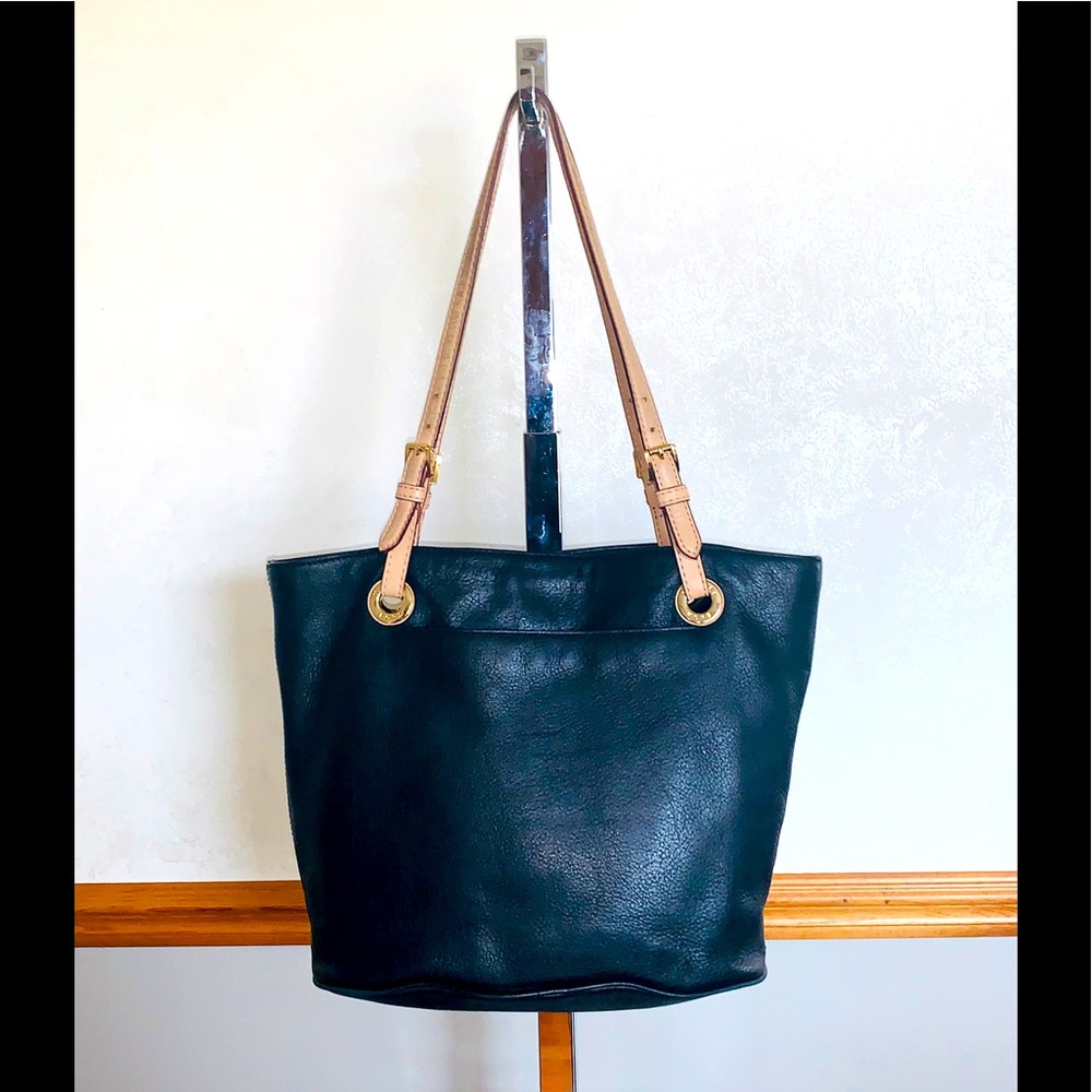 Michael Kors Leather Tote/ Shoulder Bag. - Picture 2 of 11